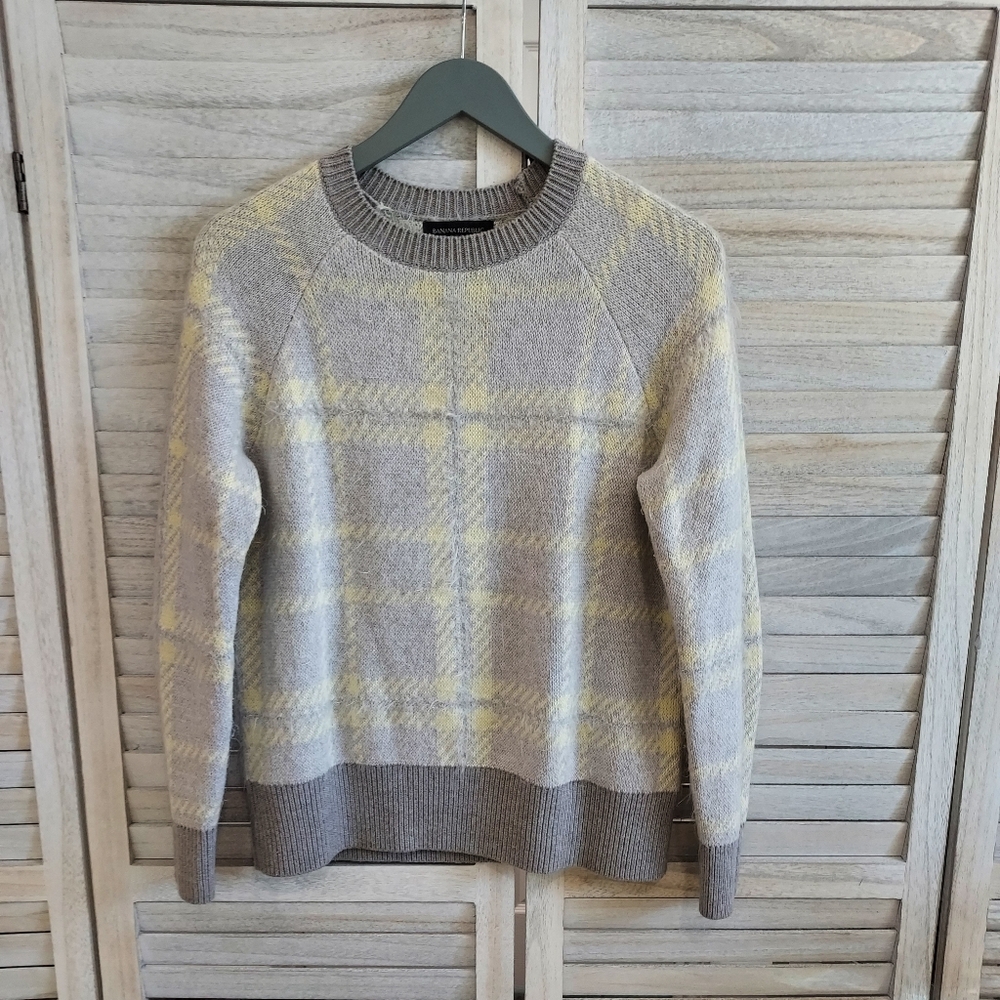 Women's Banana Republic Relaxed Plaid Crewneck Sweater Gray Yellow S Merino Wool